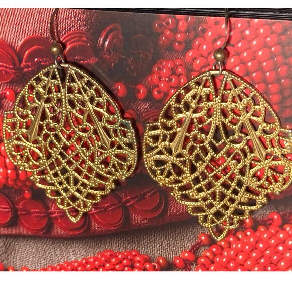 Vintage Filigree Gold Earrings Lovely Statement ~ Holiday Glam ~ Lovely Gift - Picture 4 of 5